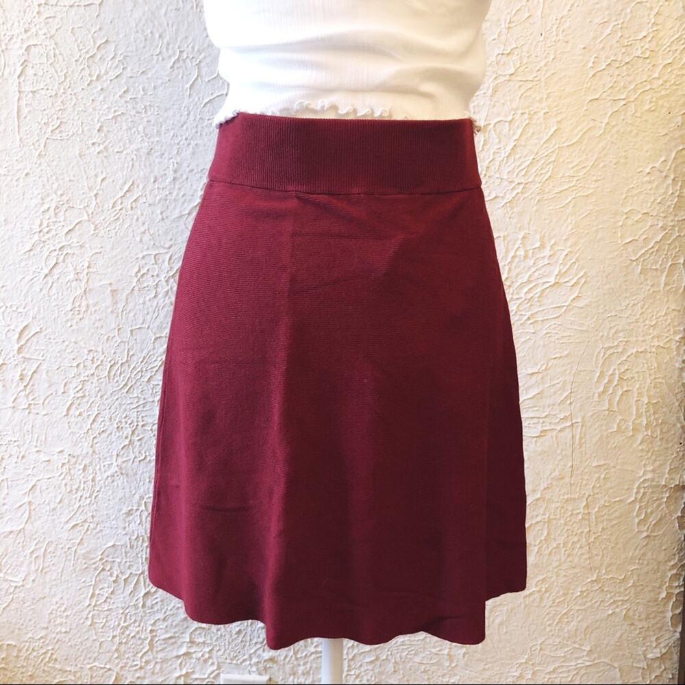 LOFT Crimson Red Sweater Flippy Skirt - Picture 2 of 12